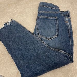 Cigarette style jeans with distressed front